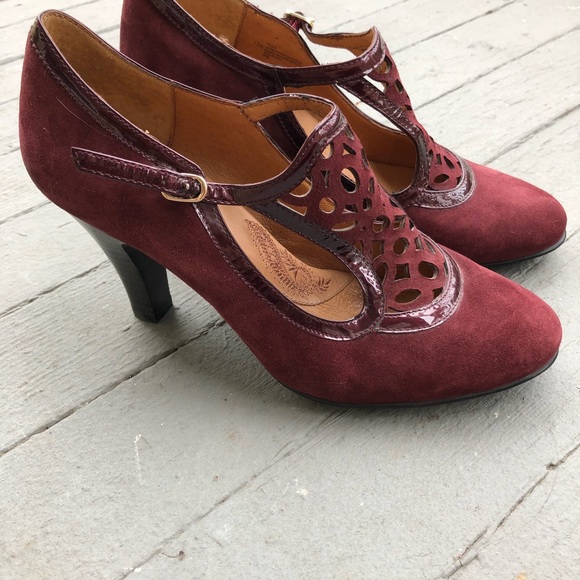 Sofft Maroon Suede Heels Wide Width - Picture 2 of 6